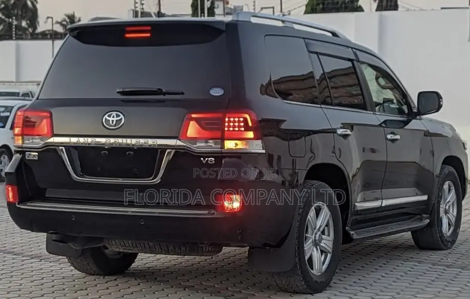 Toyota Land Cruiser Prado 2016 Black