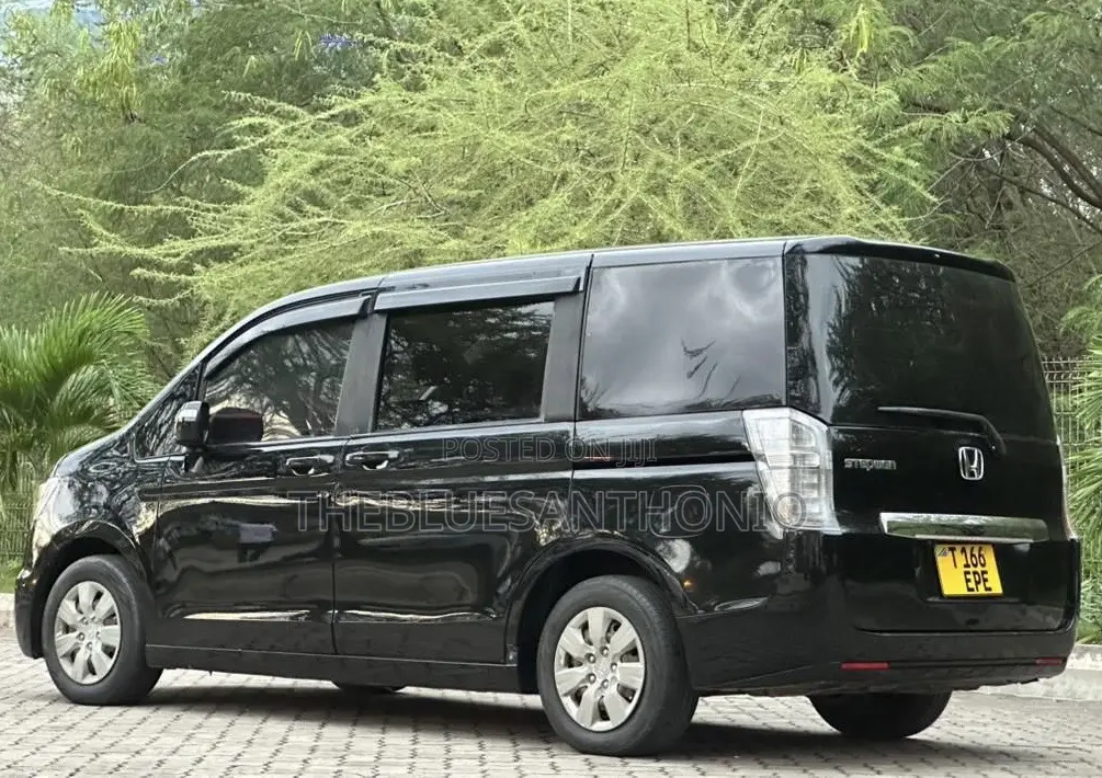 Honda Stepwgn 2012 Black