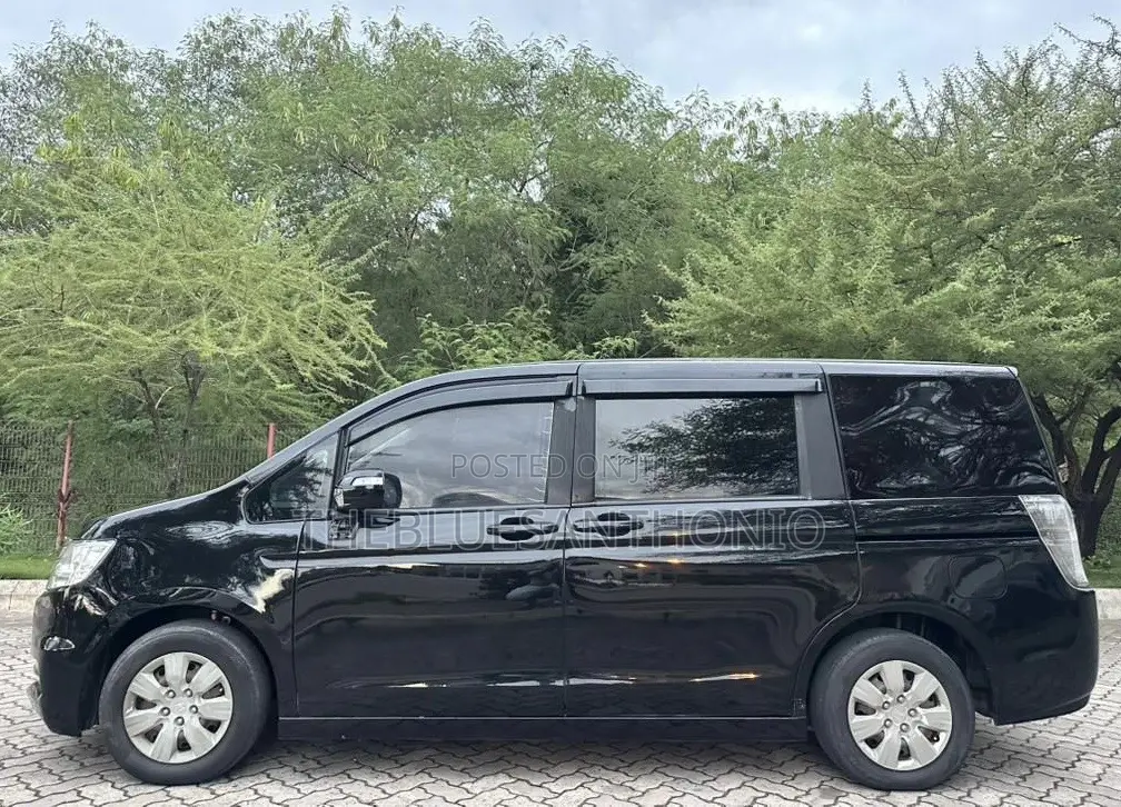 Honda Stepwgn 2012 Black