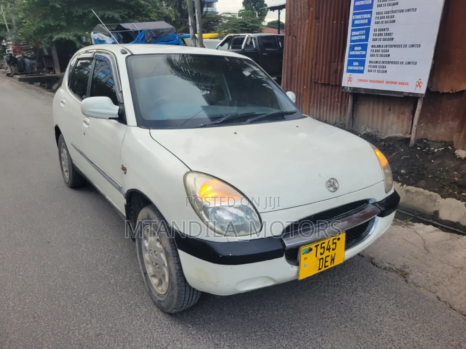 Toyota Duet 2004 White