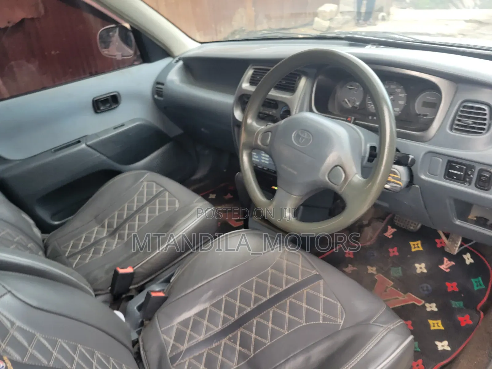 Toyota Duet 2004 White