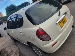 Toyota Duet 2004 White