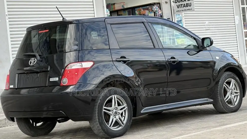 Toyota IST 2005 Black