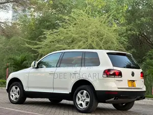 Volkswagen Touareg V6 TDI 2010 White