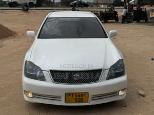 Toyota Crown 2006 White