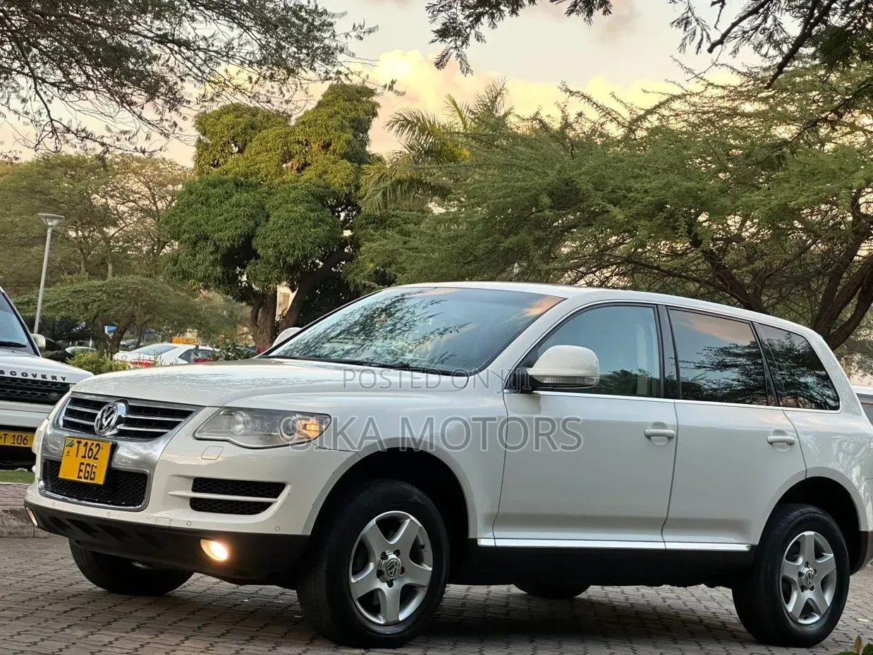 Volkswagen Touareg 2010 White