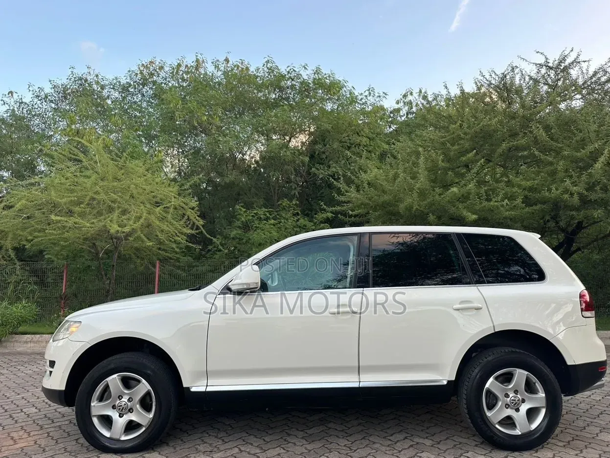 Volkswagen Touareg 2010 White