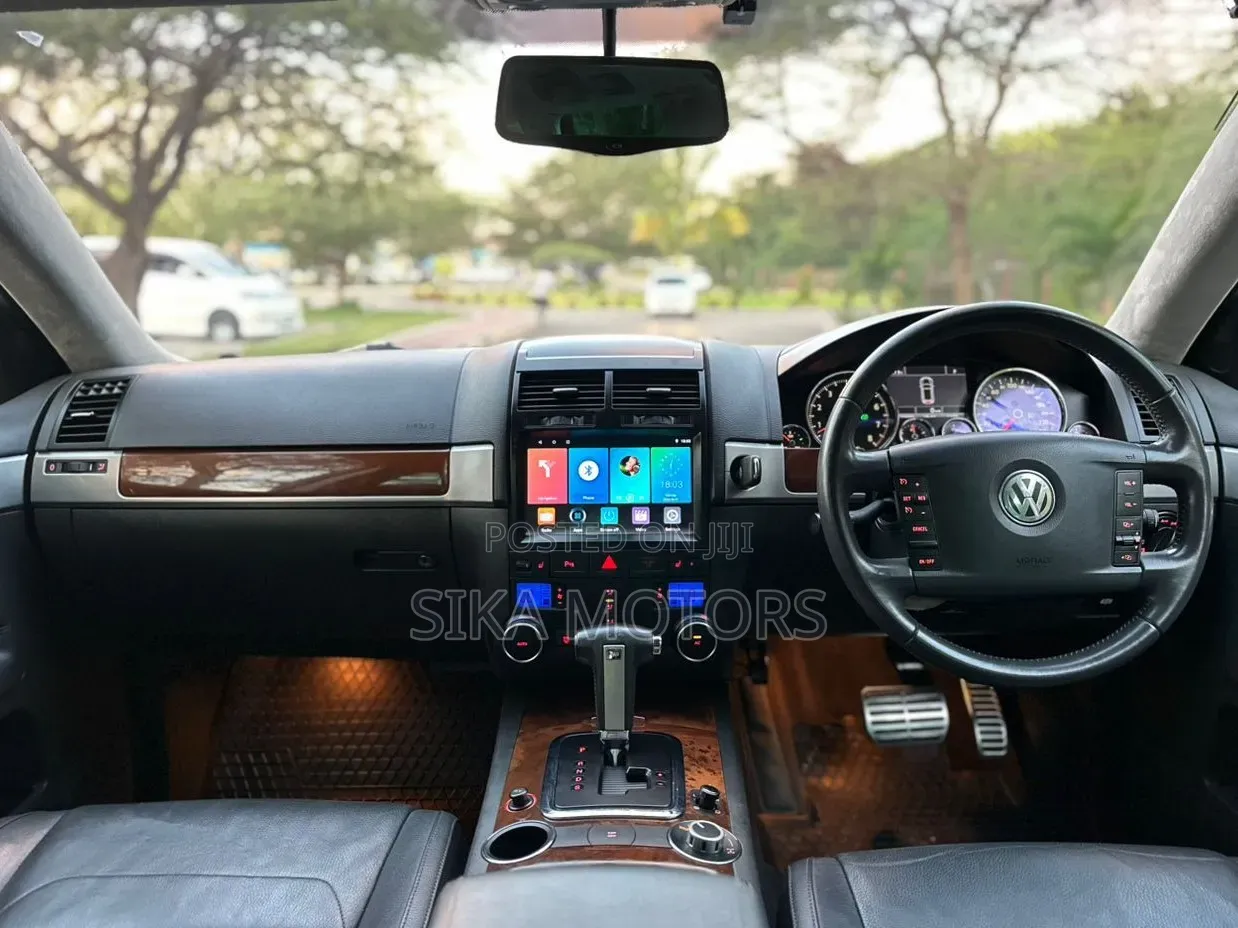Volkswagen Touareg 2010 White