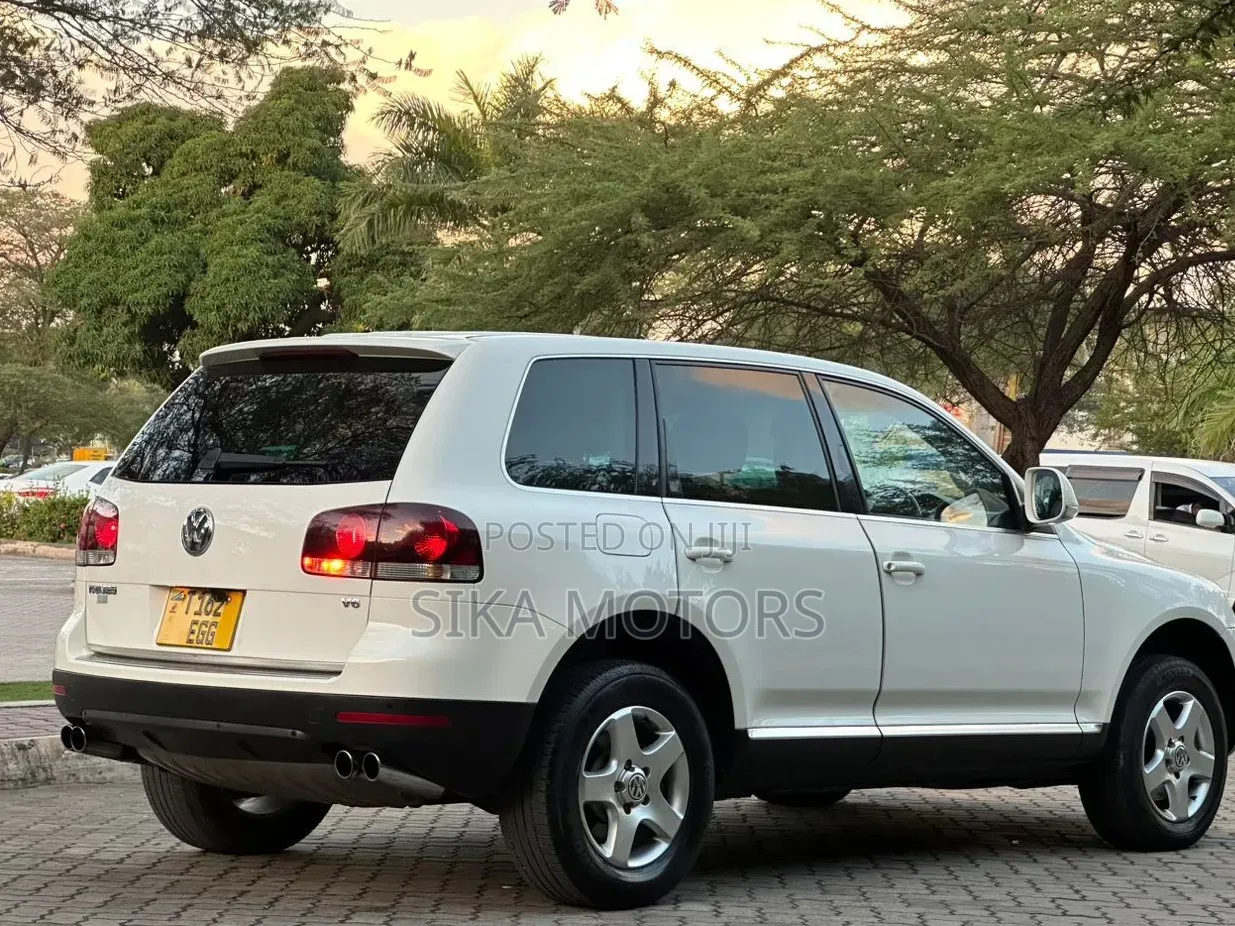Volkswagen Touareg 2010 White