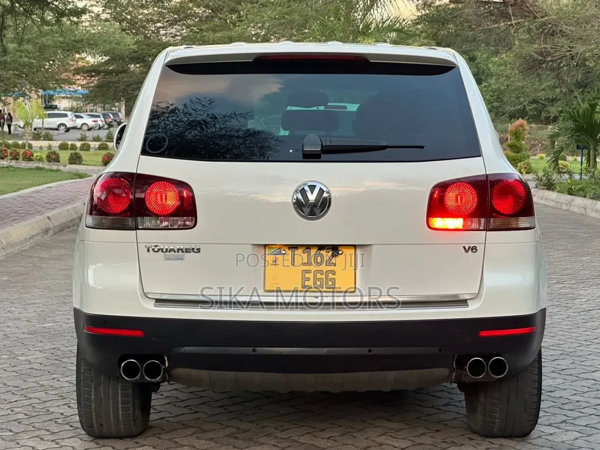 Volkswagen Touareg 2010 White