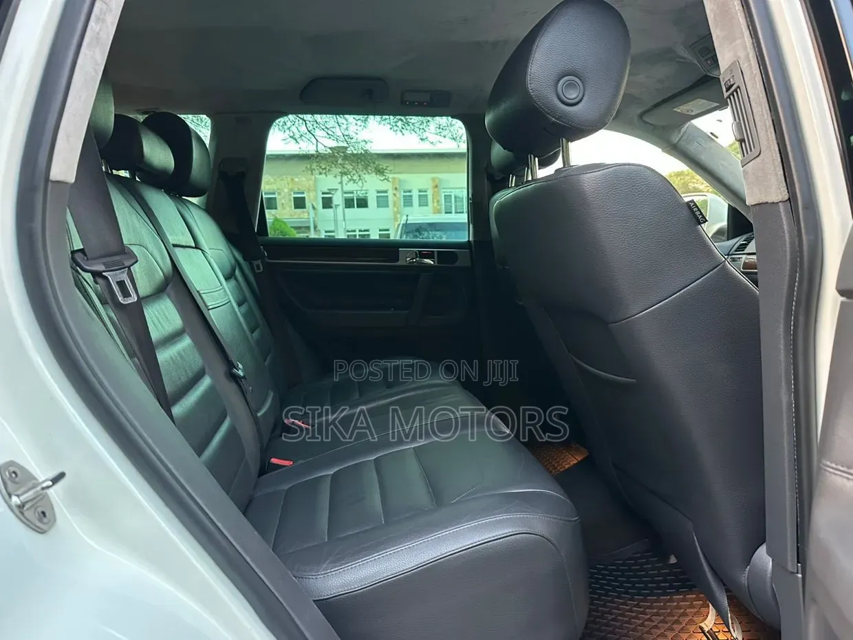 Volkswagen Touareg 2010 White