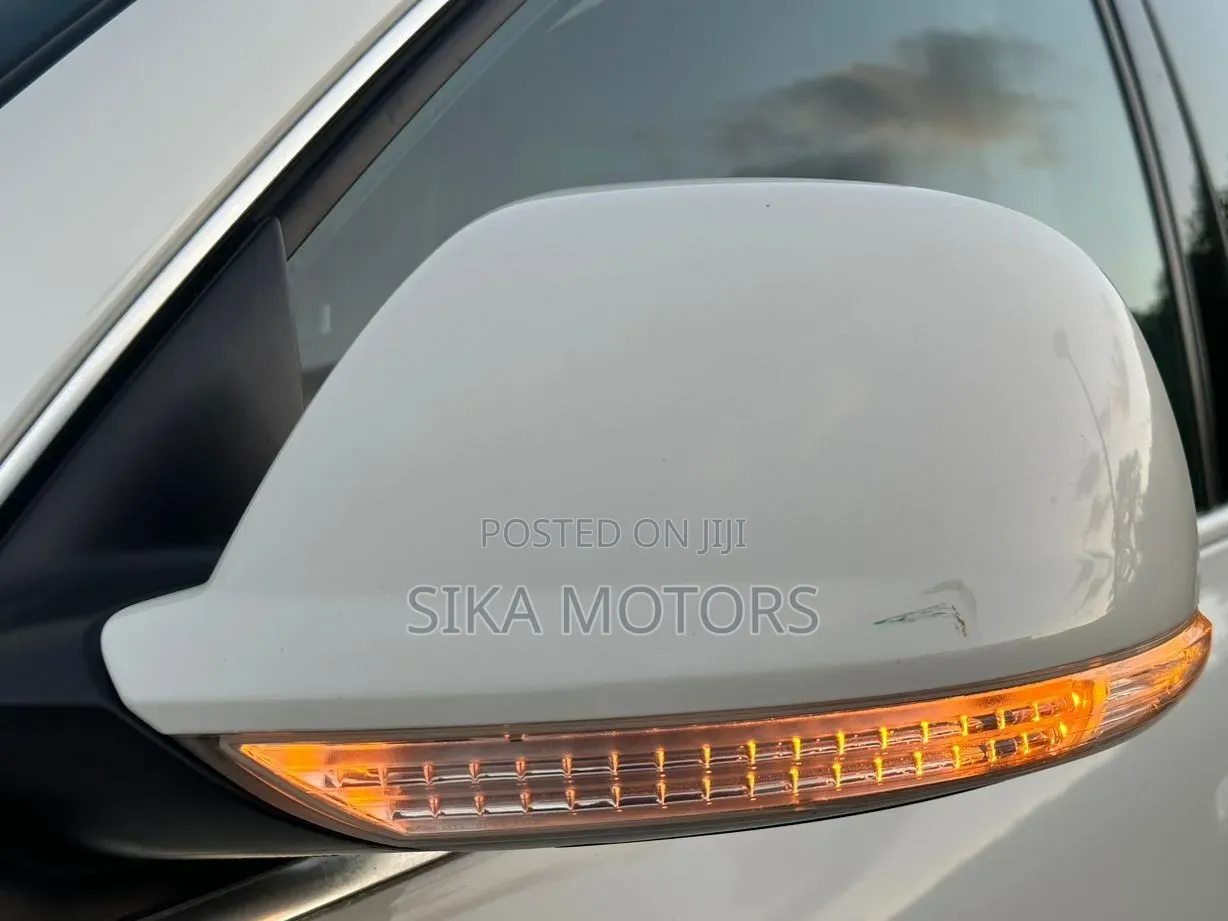 Volkswagen Touareg 2010 White