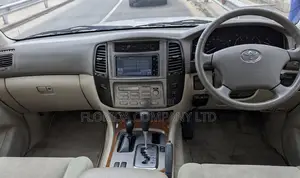 Toyota Land Cruiser 2005 White