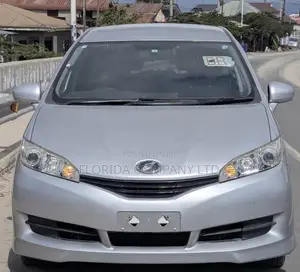 Toyota Wish 2011 Silver