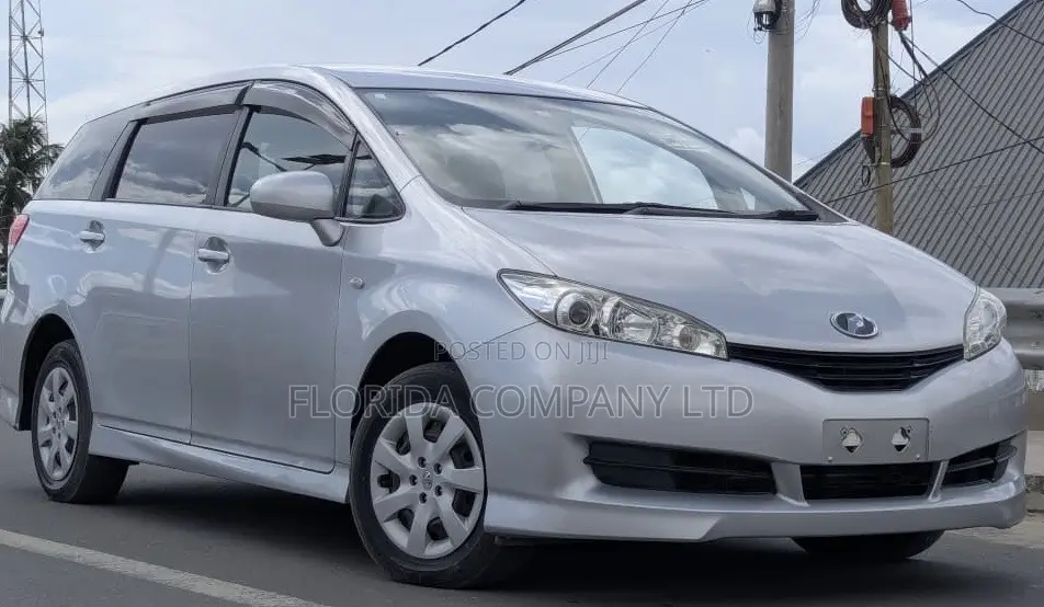 Toyota Wish 2011 Silver
