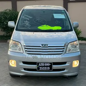 Toyota Noah 2005 Silver