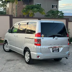 Toyota Noah 2005 Silver