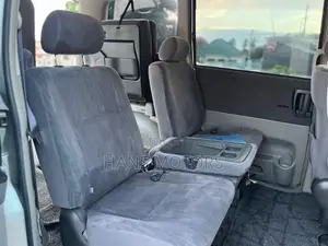 Toyota Noah 2005 Silver