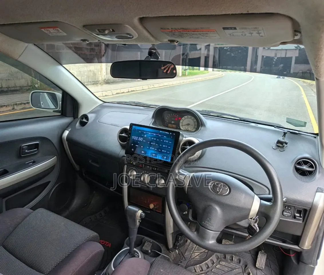 Toyota IST 2004 White