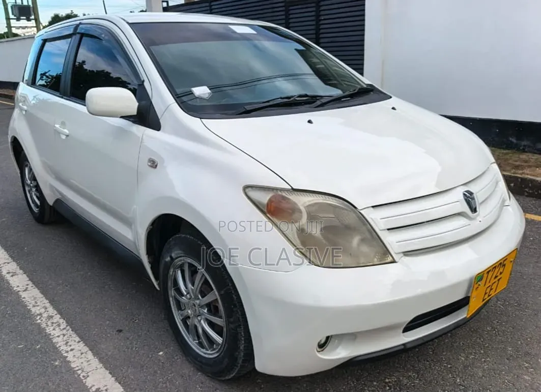 Toyota IST 2004 White