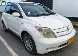 Toyota IST 2004 White
