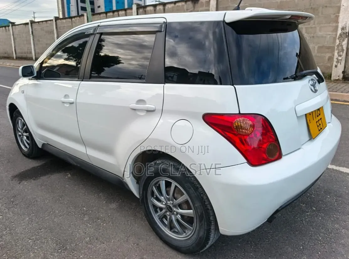 Toyota IST 2004 White