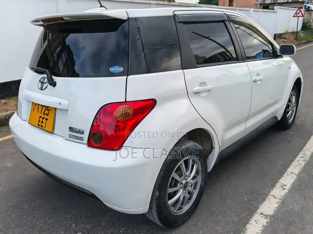 Toyota IST 2004 White