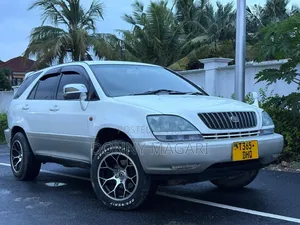 Toyota Harrier 2004 White