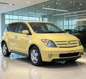 Toyota IST 2003 Yellow