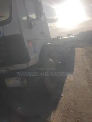 Lowbed Treila Tairi Kubwa
