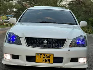 Toyota Crown 2006 White
