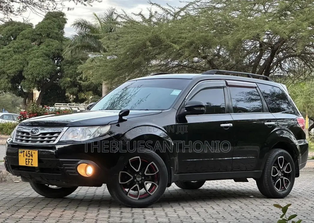 Subaru Forester 2011 Black