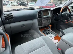 Toyota Land Cruiser 2004 Blue