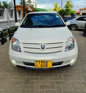 Toyota IST 2004 White