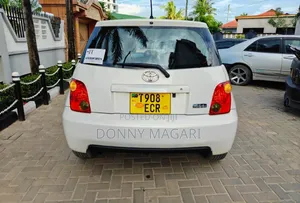 Toyota IST 2004 White