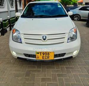 Toyota IST 2004 White