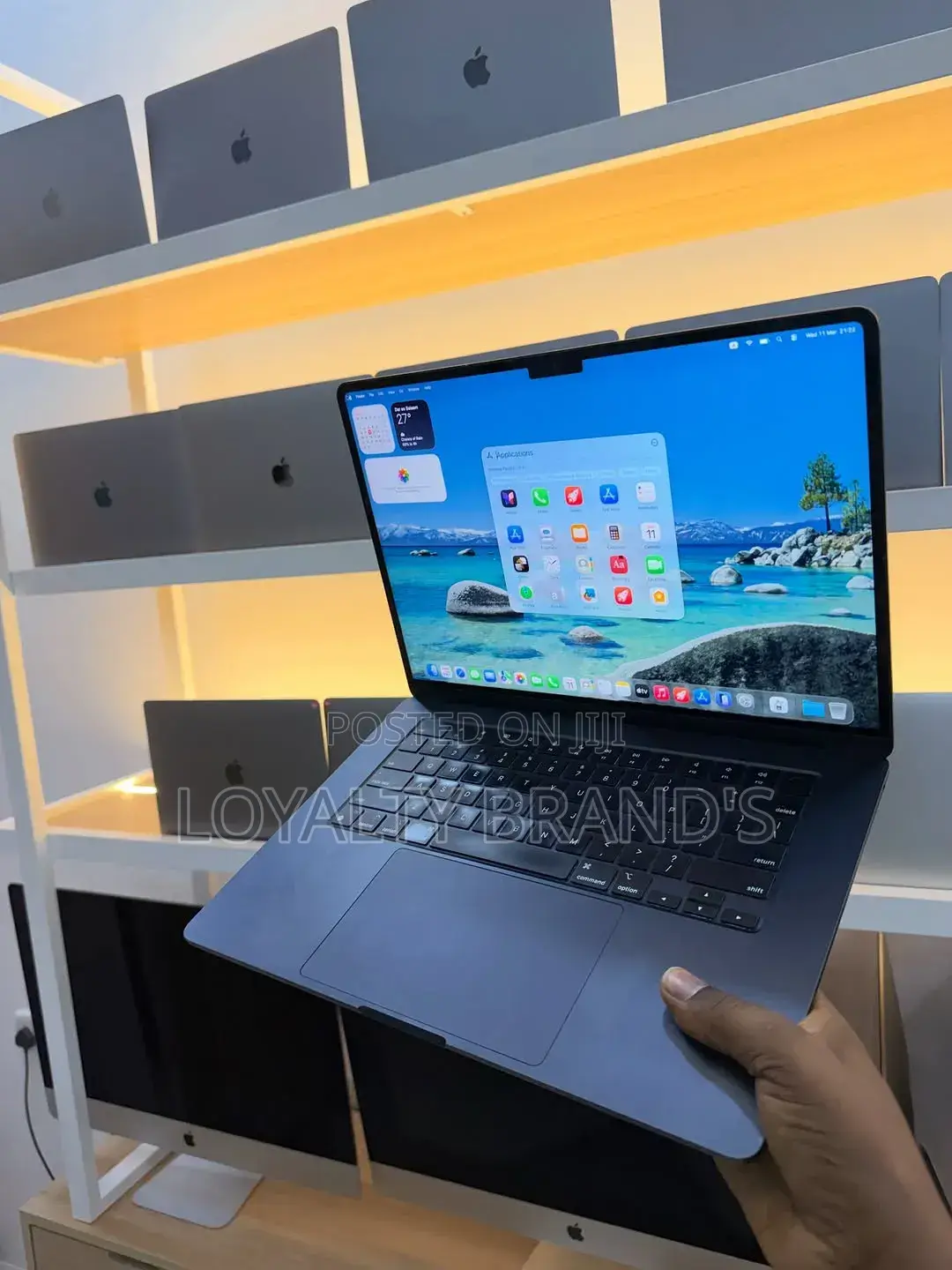 New Laptop Apple MacBook Air 2023 M2 8GB Apple M2 SSD 256GB