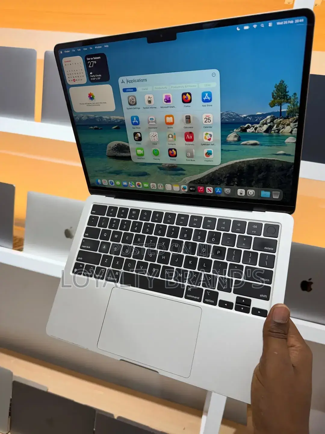 New Laptop Apple MacBook Air 2022 M2 16GB Apple M2 SSD 1T