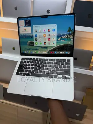 New Laptop Apple MacBook Air 2022 M2 16GB Apple M2 SSD 1T