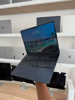 New Laptop Apple MacBook Air 2025 M4 16GB Apple M4 SSD 256GB