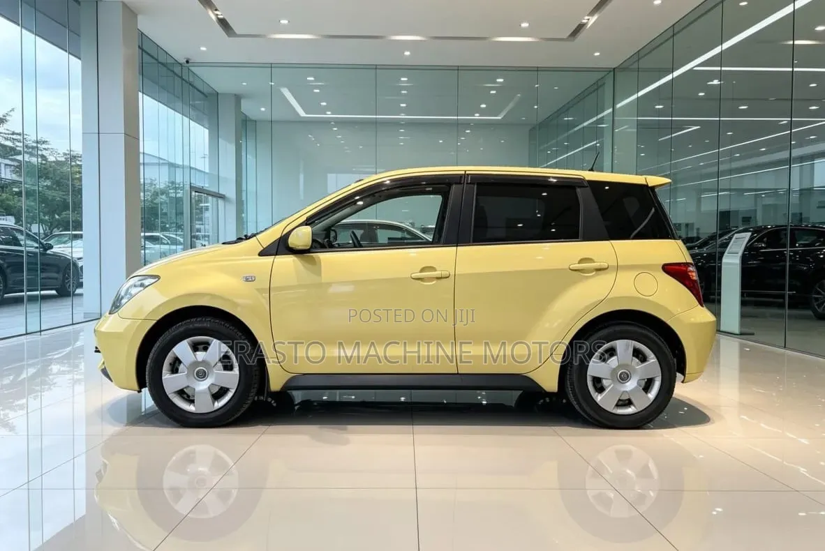 Toyota IST 2003 Yellow