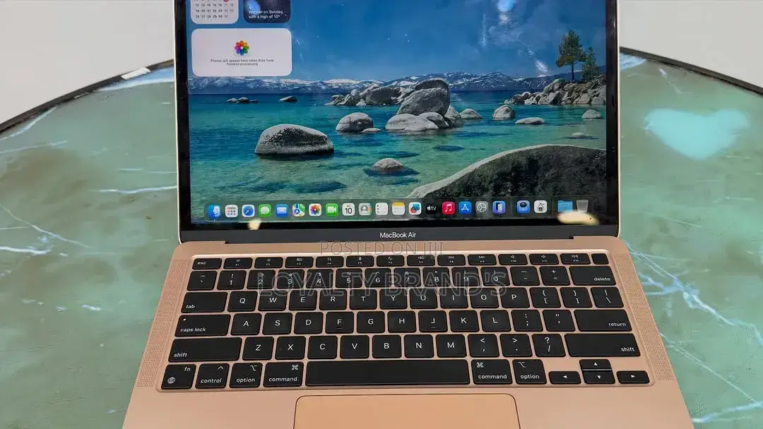 New Laptop Apple MacBook Air 2020 M1 8GB Apple M1 SSD 256GB