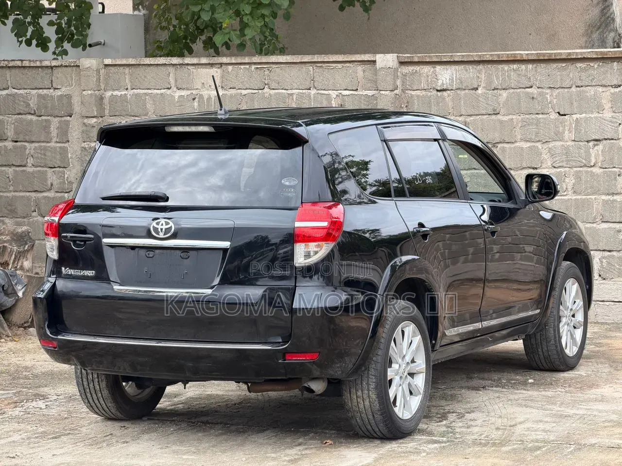 Toyota Vanguard 2011 Black