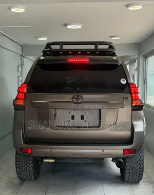Toyota Land Cruiser Prado 2014