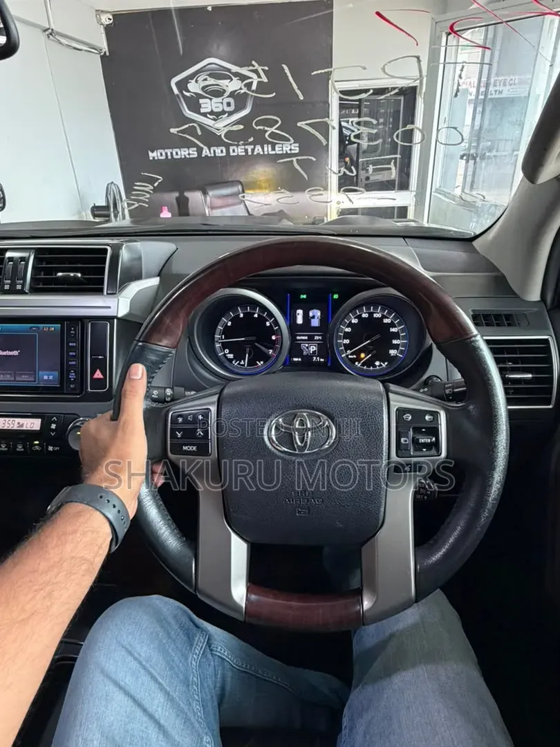 Toyota Land Cruiser Prado 2014