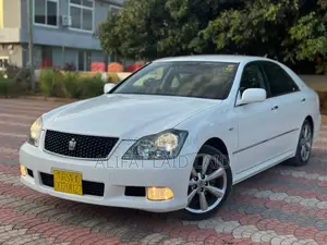 Toyota Crown 2006 White