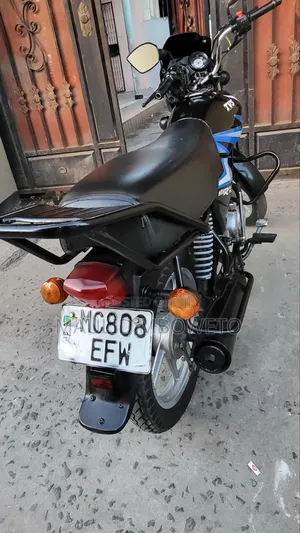 TVS HLX 125 2024 Black
