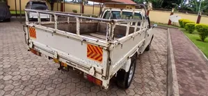 Toyota Hilux 2002 White