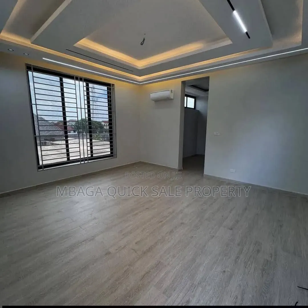 6bdrm House in Mbweni for sale