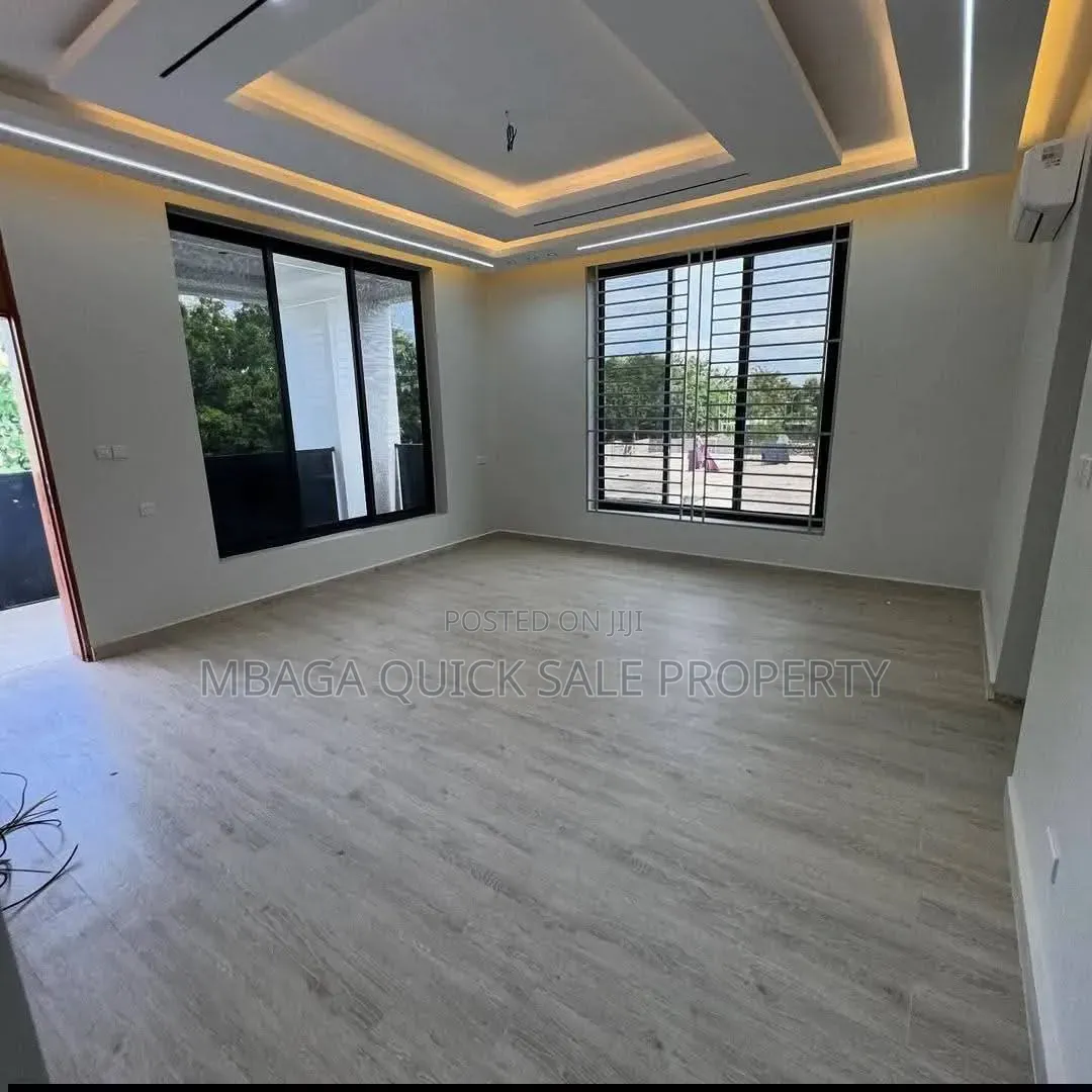6bdrm House in Mbweni for sale